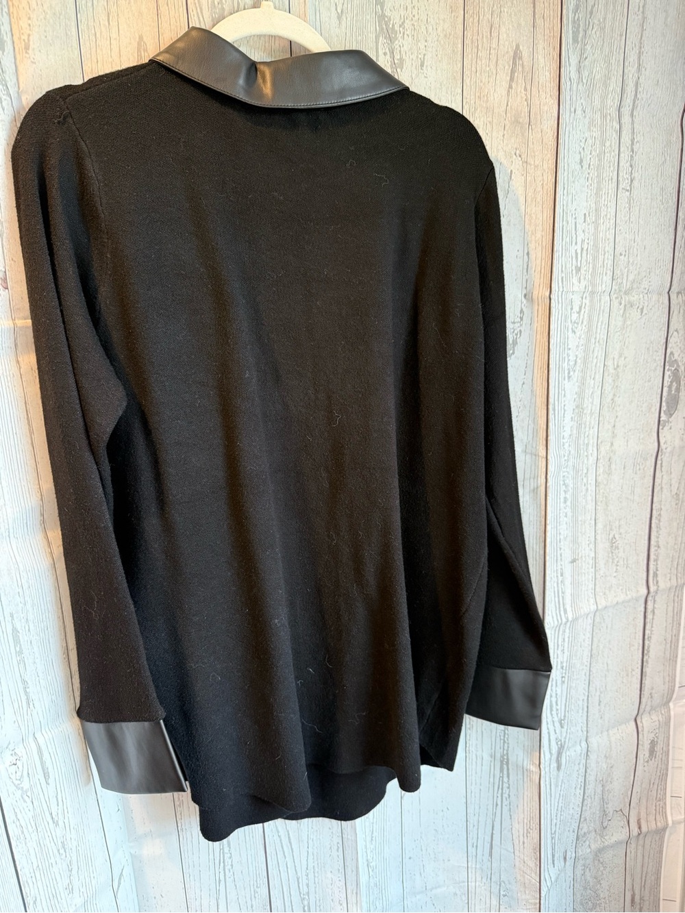 Sioni Button Top Faux Leather Trim Large NWT - Picture 2 of 8